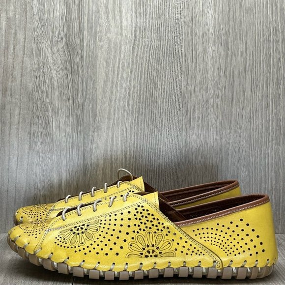 Gelato Shoes Womens Size 41 Laser Cut Perforated Lace Up Flats Leather Yellow - Picture 3 of 12